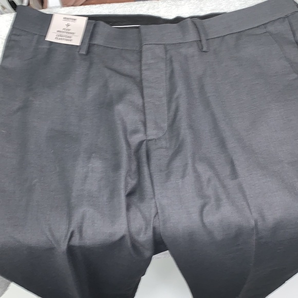Kenneth Cole reaction slim fit flat front narrow through the thigh size 34 waist - Picture 12 of 13